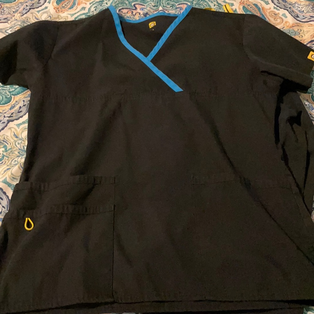 Wonder wink scrubs